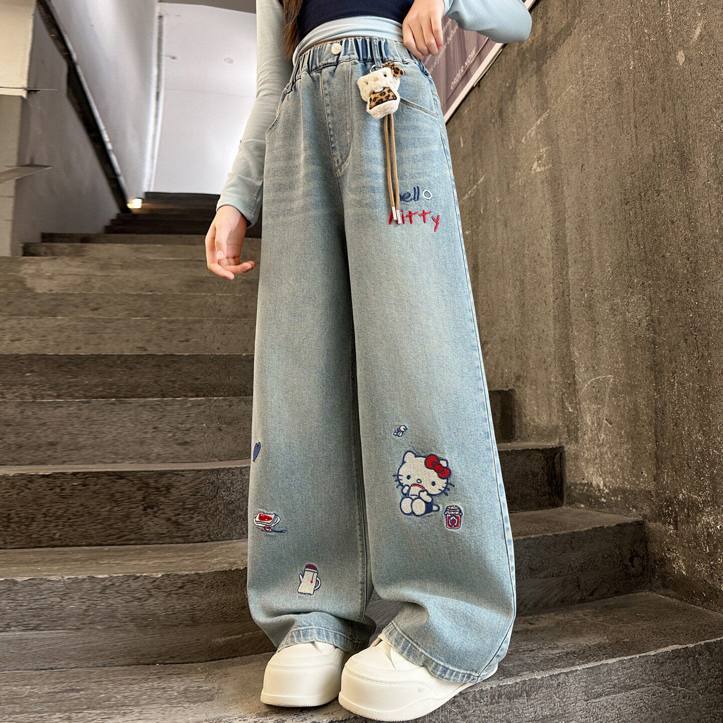 女童牛仔裤春秋装2026新款儿童裤子洋气KT猫小女孩春季直筒阔腿裤