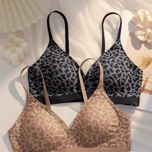 无痕内衣女秋冬小胸聚拢无钢圈裸感性感豹纹印花收副乳防下垂文胸