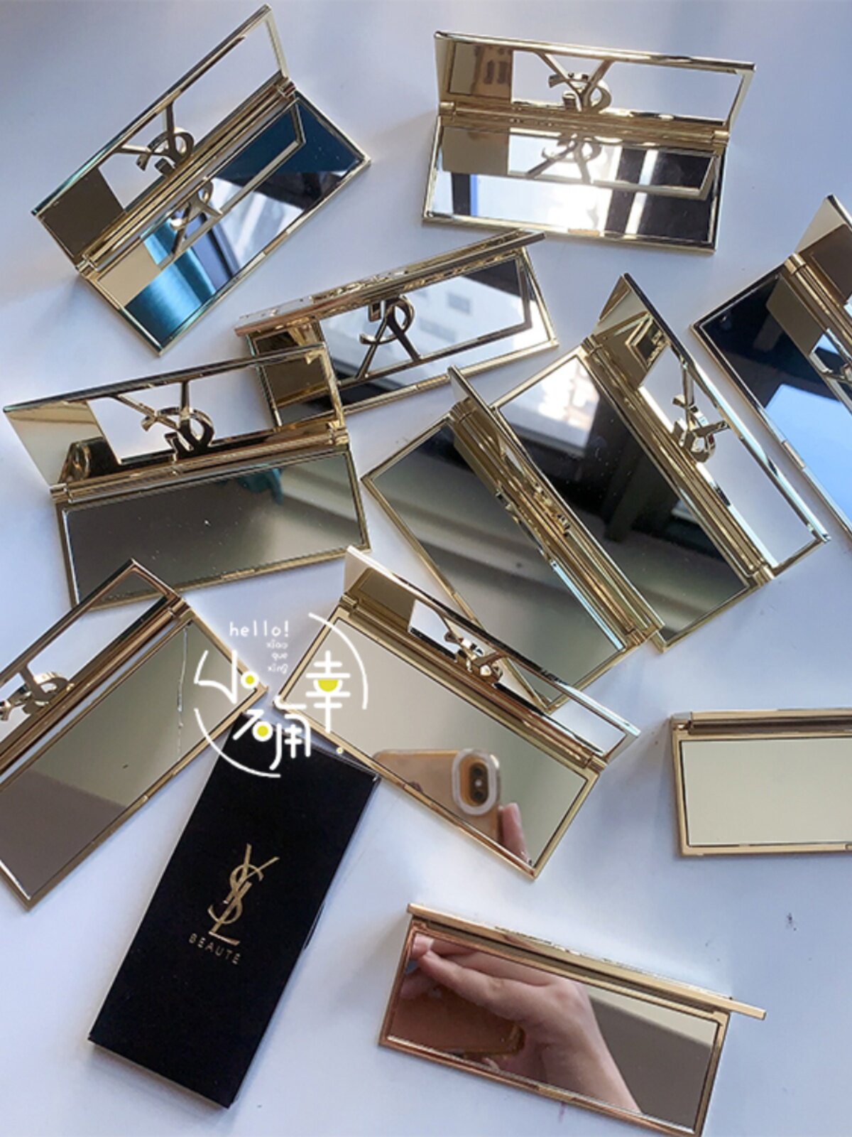 재고 있음 마카오 YSL 카운터 선물 금속 중공 접이식 휴대용 화장 거울 자기 작은 거울 휴대용 무료 배송