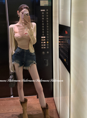5.26/20点【美式crush】水洗复古做旧毛边紧身封胯辣妹牛仔短裤女