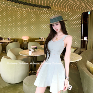 高级感细闪镂空收腰吊带裙气质V领显瘦针织裙 薄荷味 3.26 20点