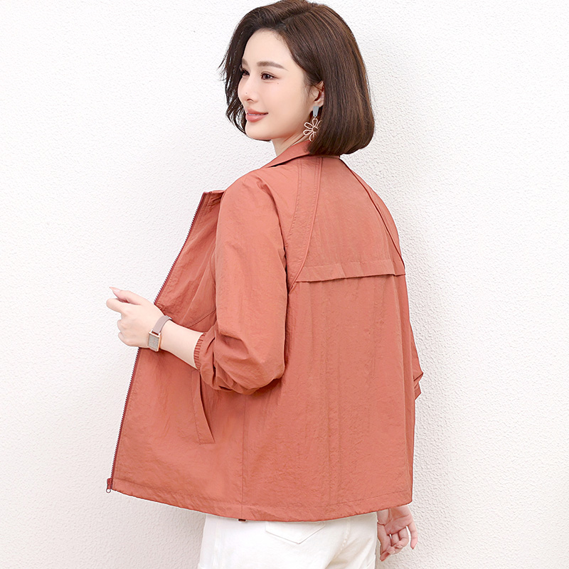 女士夏季薄款外套宽松2025春夏新款中老年妈妈休闲大码防晒服上衣