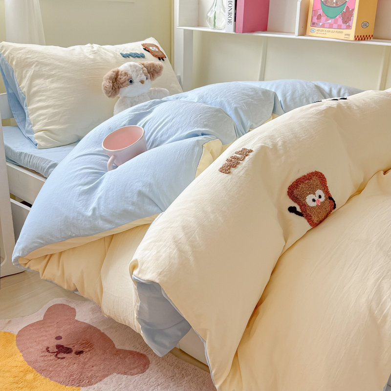 THE NEW PRINCESS STYLE COTTON FOUR-PIECE SET IN THE BEGINNING OF THE SCHOOL SEASON IS A SMALL FRESH AND SIMPLE COTTON QUILT COVER SOFT STUDENT DORMITORY BED SHEETS