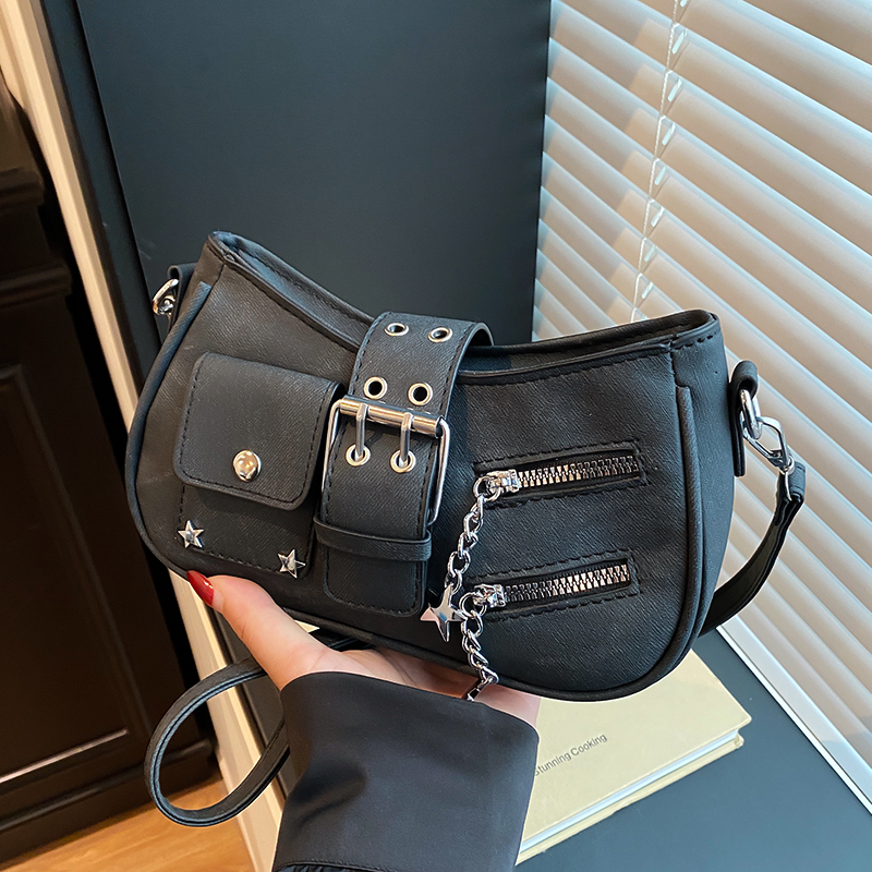 时尚高级感单肩机车腋下包