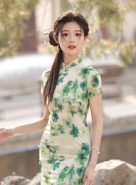 绿色旗袍新款2024年轻款日常可穿气质素雅少女夏季改良连衣裙旗袍