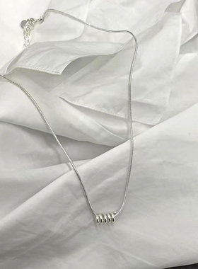 网红同款螺旋吊坠锁骨链小众轻奢高级感女夏季蛇骨链studio颈链潮