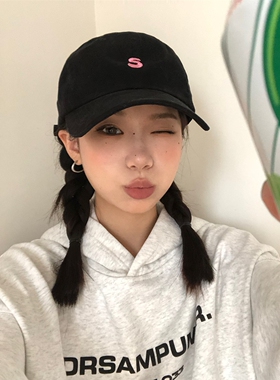 小s字母刺绣软顶显脸小鸭舌帽潮