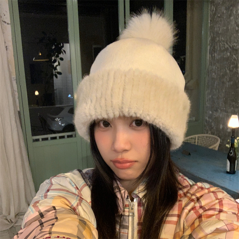 炒鸡好看又显脸小的毛绒针织帽女