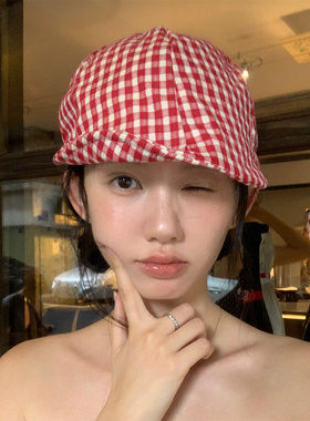 元气少女复古红色格子软顶前进帽