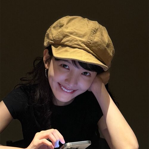章若楠同款卡其色八角帽显脸小女