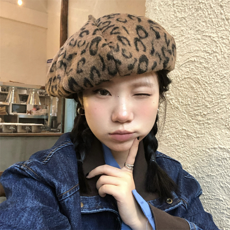 时髦辣妹百搭棕色毛呢贝雷帽时髦