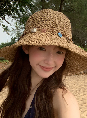 适合海边度假的贝壳草编渔夫帽女