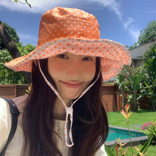 夏季出游大帽檐橘色波点双面盆帽