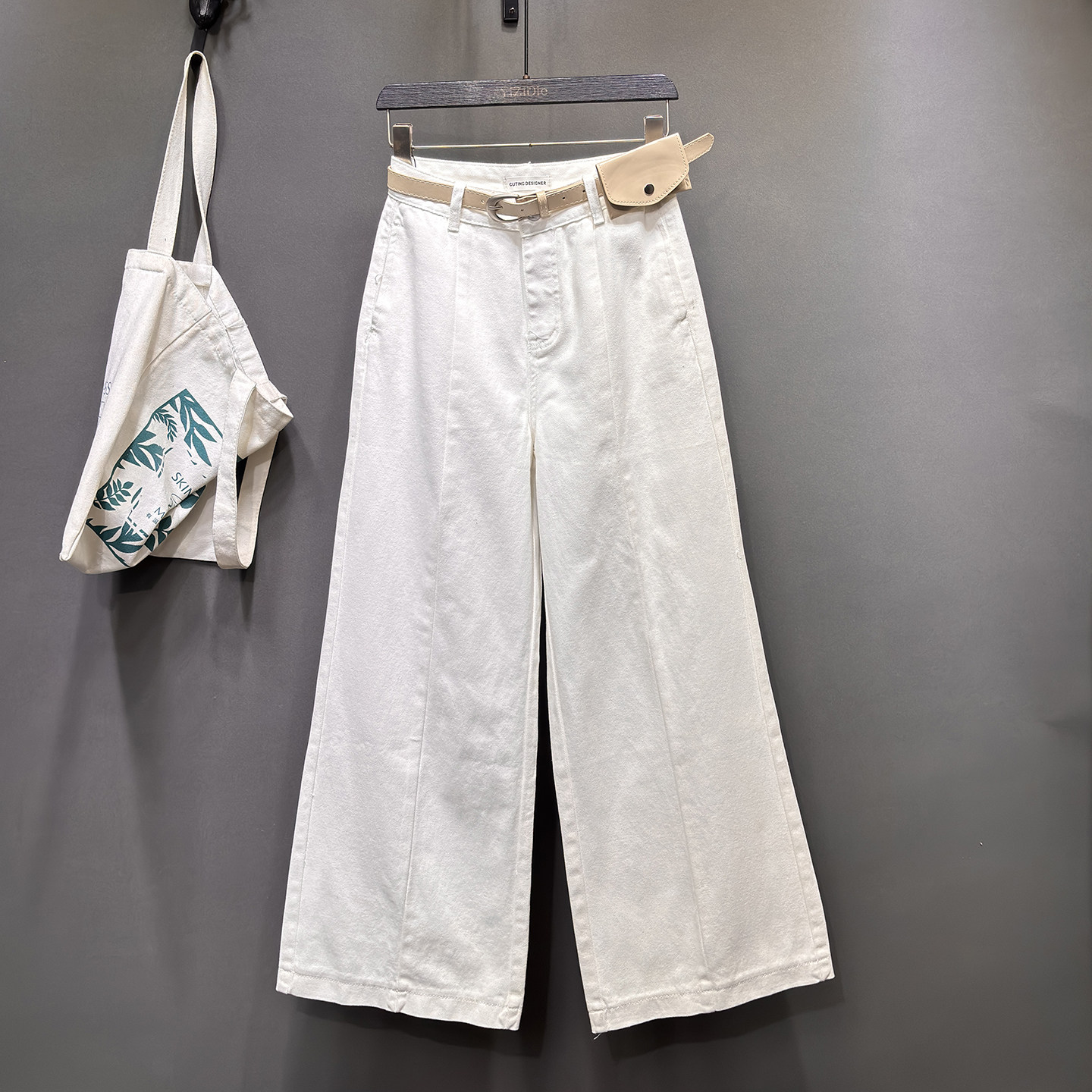 欧货简约白色宽松阔腿牛仔裤女春秋新款气质百搭显瘦直筒拖地裤子,女装/女士精品,牛仔裤,淘宝优惠券,粉丝福利购,淘宝优惠卷