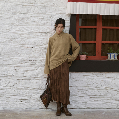 云影漫过草甸，素色藏式日常上衣