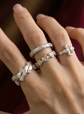 今饰有约中式拉丝中古轻奢戒指