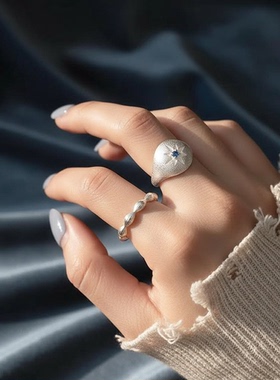 今饰有约拉丝八芒星超闪戒指