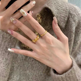 2025新款新宫廷风镶钻重工中古鸢尾花灵蛇戒指女轻奢高级感食指