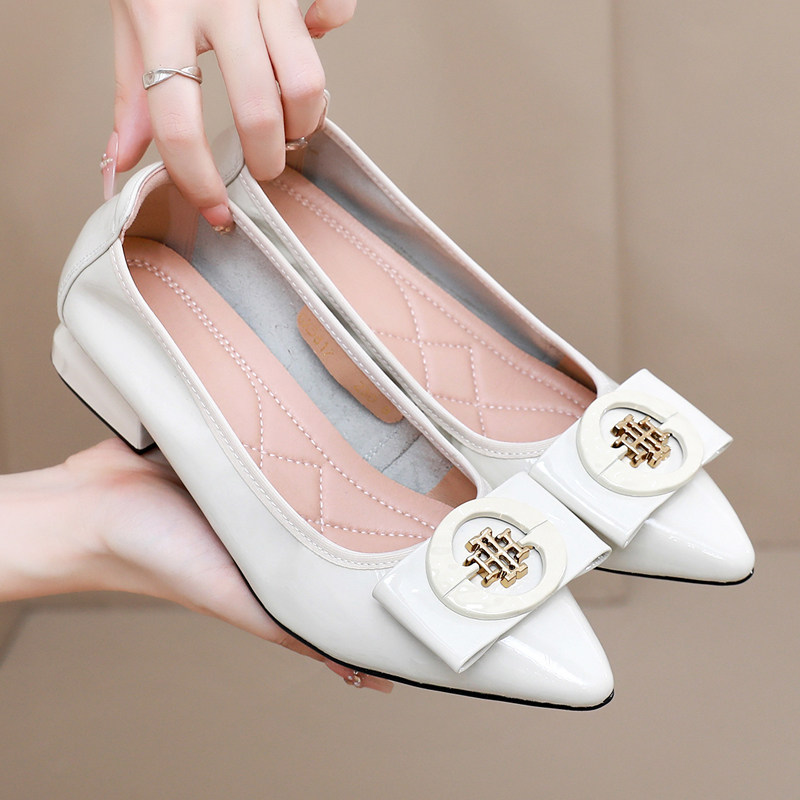 真皮平底单鞋2025春秋百搭浅口豆豆鞋大码漆皮女鞋尖头工作小皮鞋,女鞋,乐福鞋（豆豆鞋）,淘宝优惠券,粉丝福利购,淘宝优惠卷