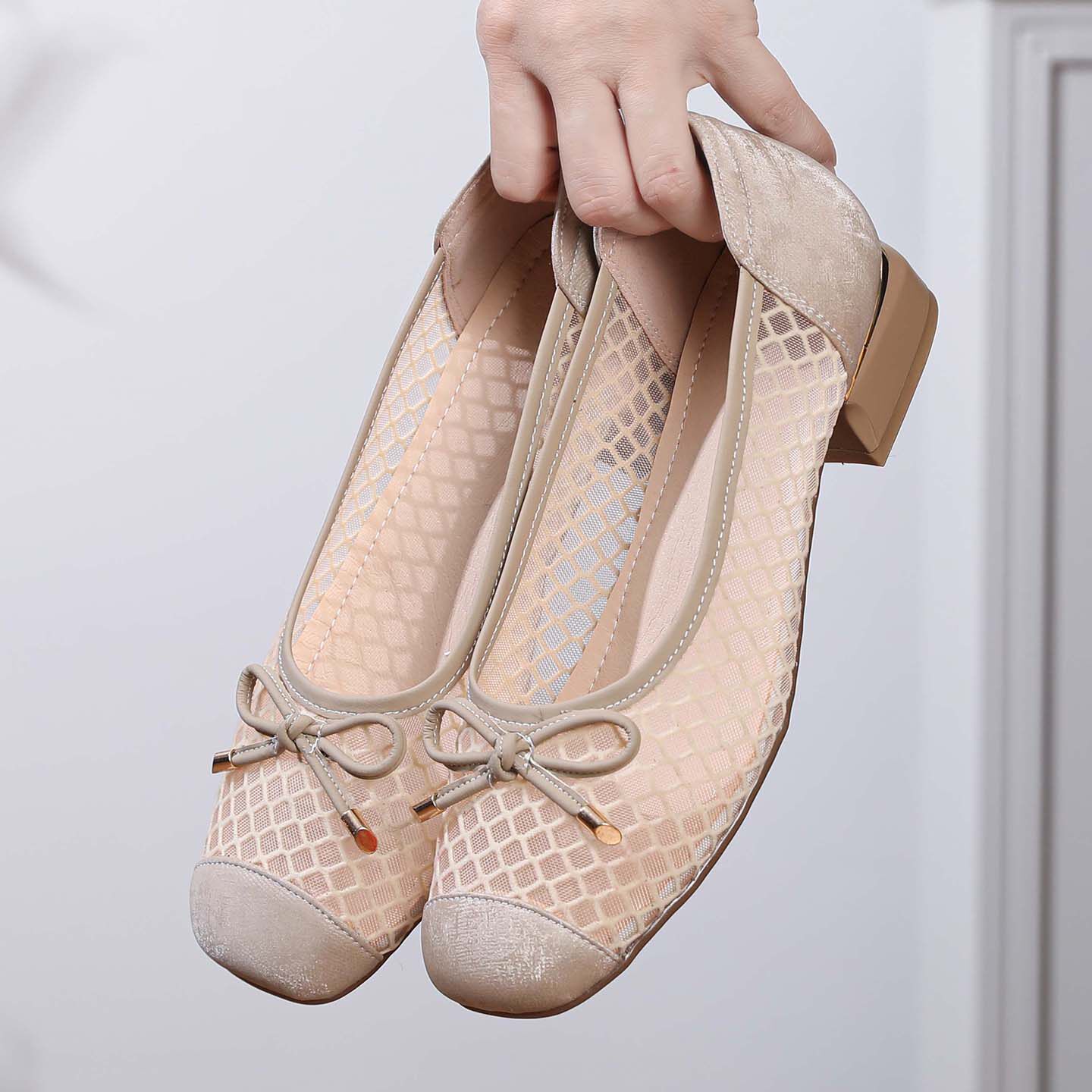 真皮网纱凉鞋2026夏季国风软底豆豆鞋大码41到43平底女鞋镂空单鞋