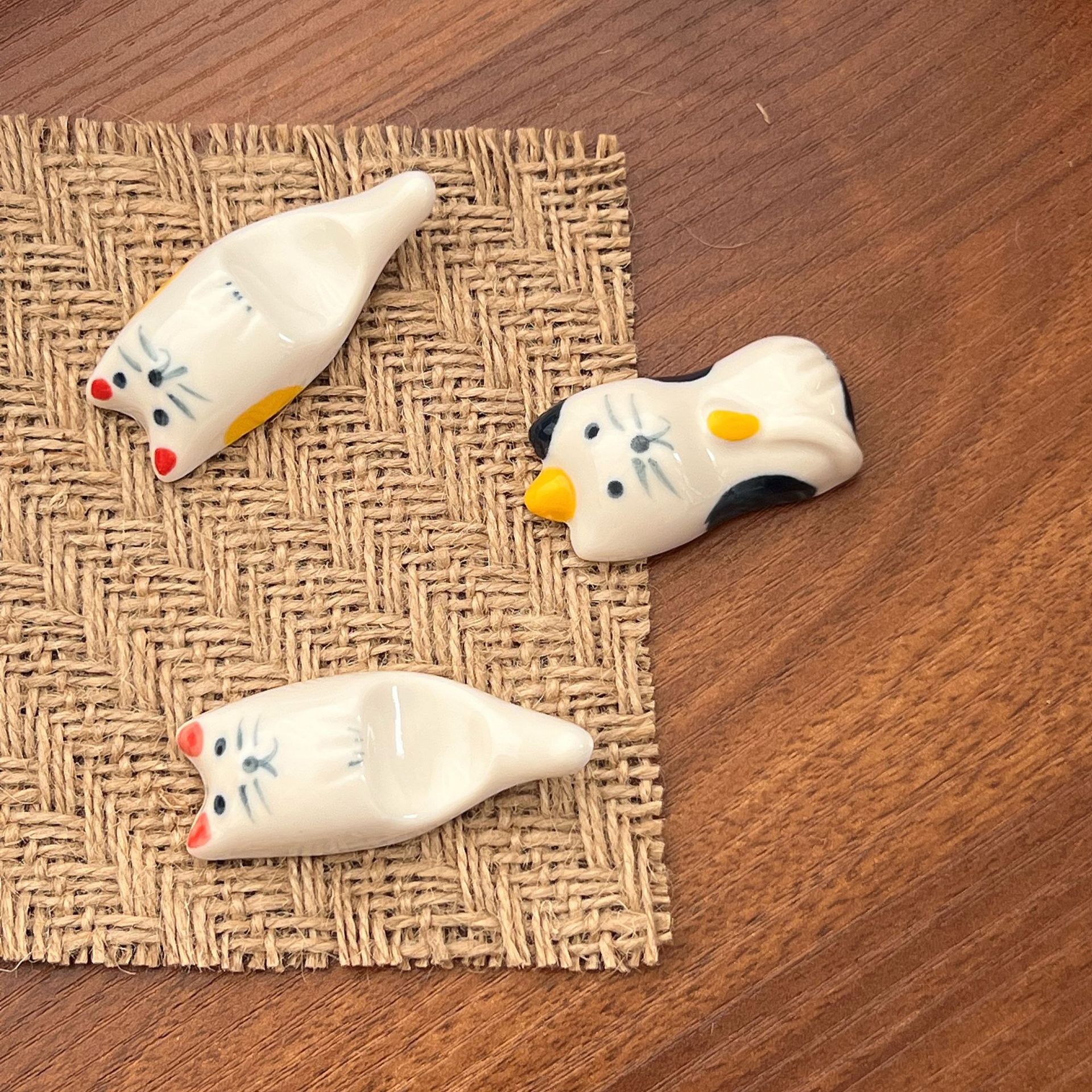 进口卡通筷子架呆萌小猫陶瓷筷托家用创意造型萌趣小筷托