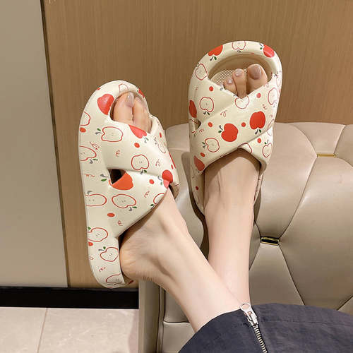 进口拖鞋女夏季居家室内浴室防滑厚底家用外穿可爱苹果印花交叉凉