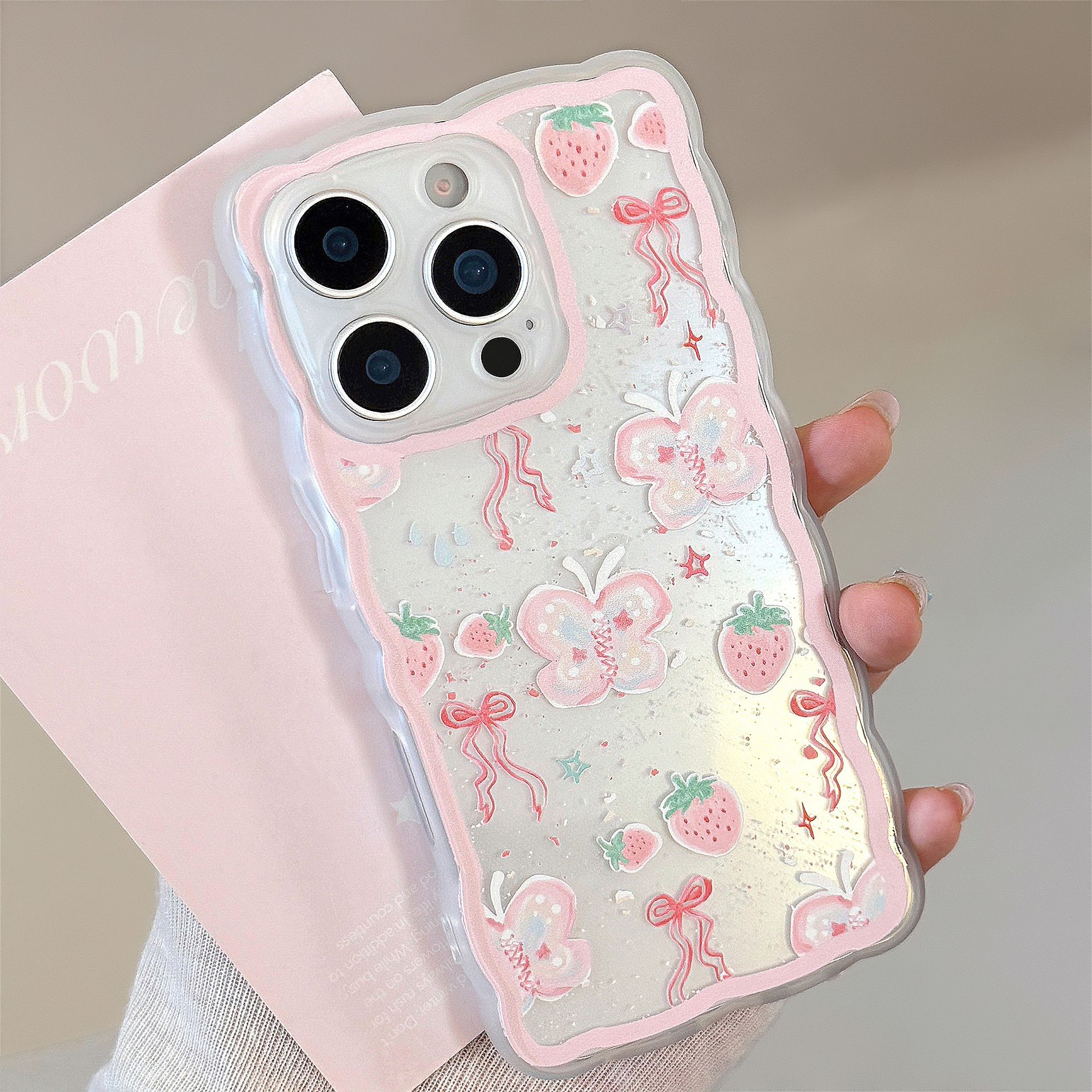粉色草莓蝴蝶适用iphone16苹果13