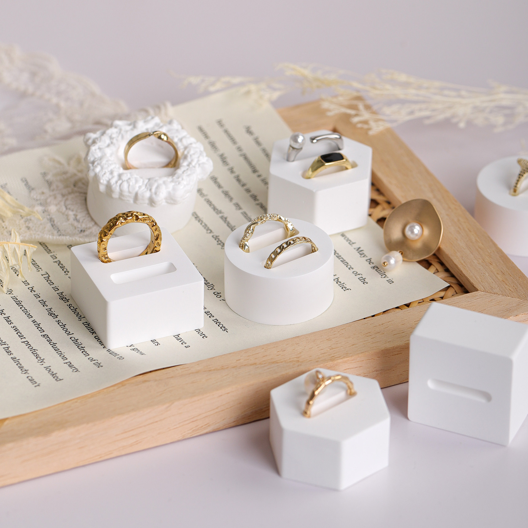 석고 화이트 링 디스플레이 스탠드 쥬얼리 링 브래킷 스토리지 디스플레이 크리 에이 티브 쥬얼리 쥬얼리 사진 소품