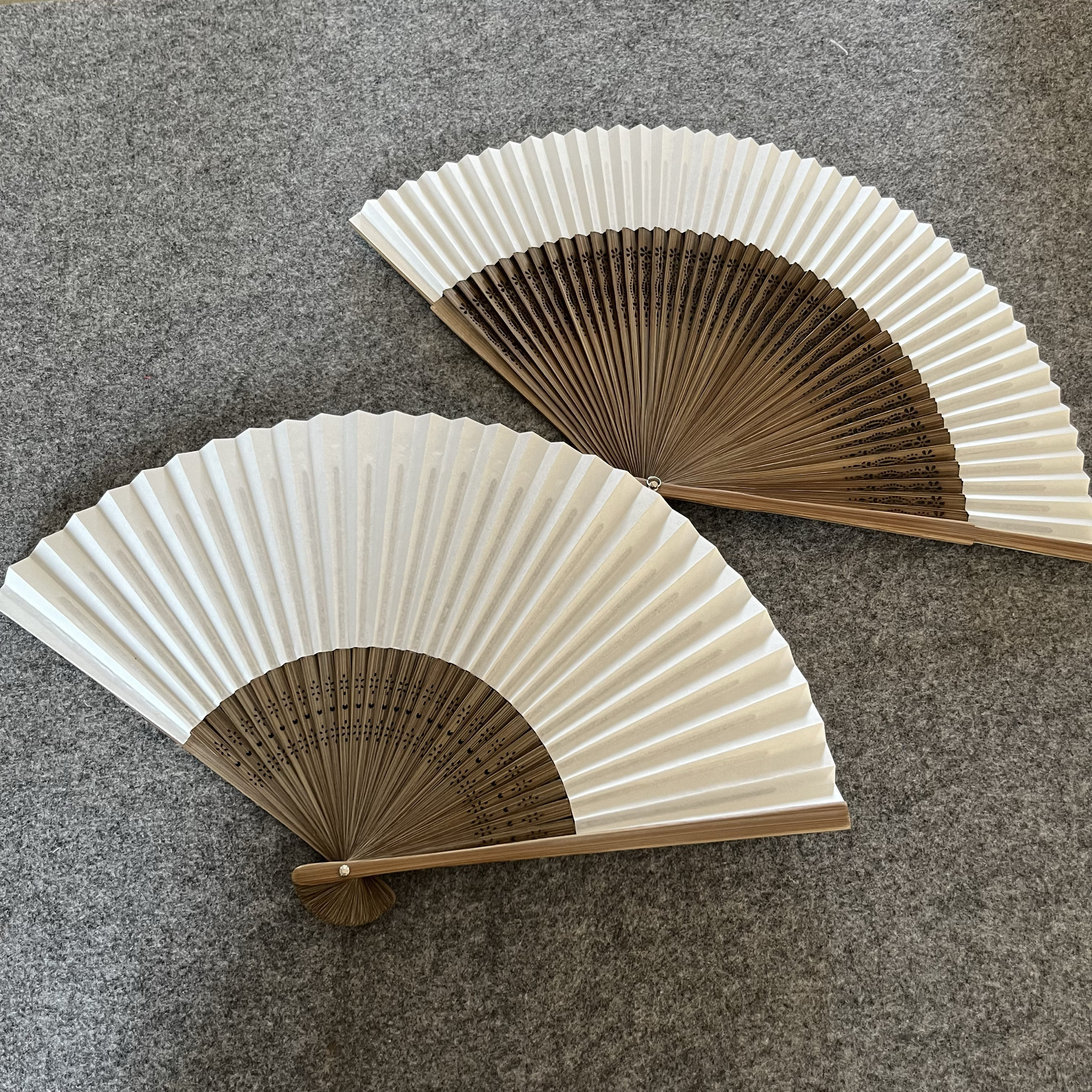 女扇素面白纸扇工艺折扇空白写字绘画宣纸扇双面工艺扇染色扇漆扇