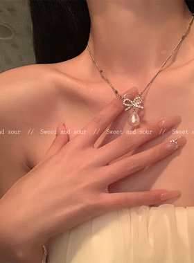 甜酸蝴蝶结珍珠项链小众春夏新款冷淡风个性颈链ins风百搭锁骨链