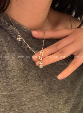 立体星球吊坠项链高级感轻奢小众个性回形针毛衣链秋冬百搭锁骨链