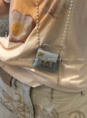 小手提耳机包珍珠项链女2025新款小众设计感锁骨链轻奢颈链配饰潮