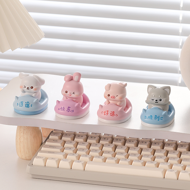 可爱小猪撞大运摆件办公桌面