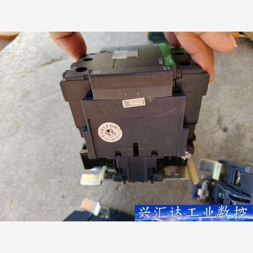 施耐德接触器LC1D80Q7C数