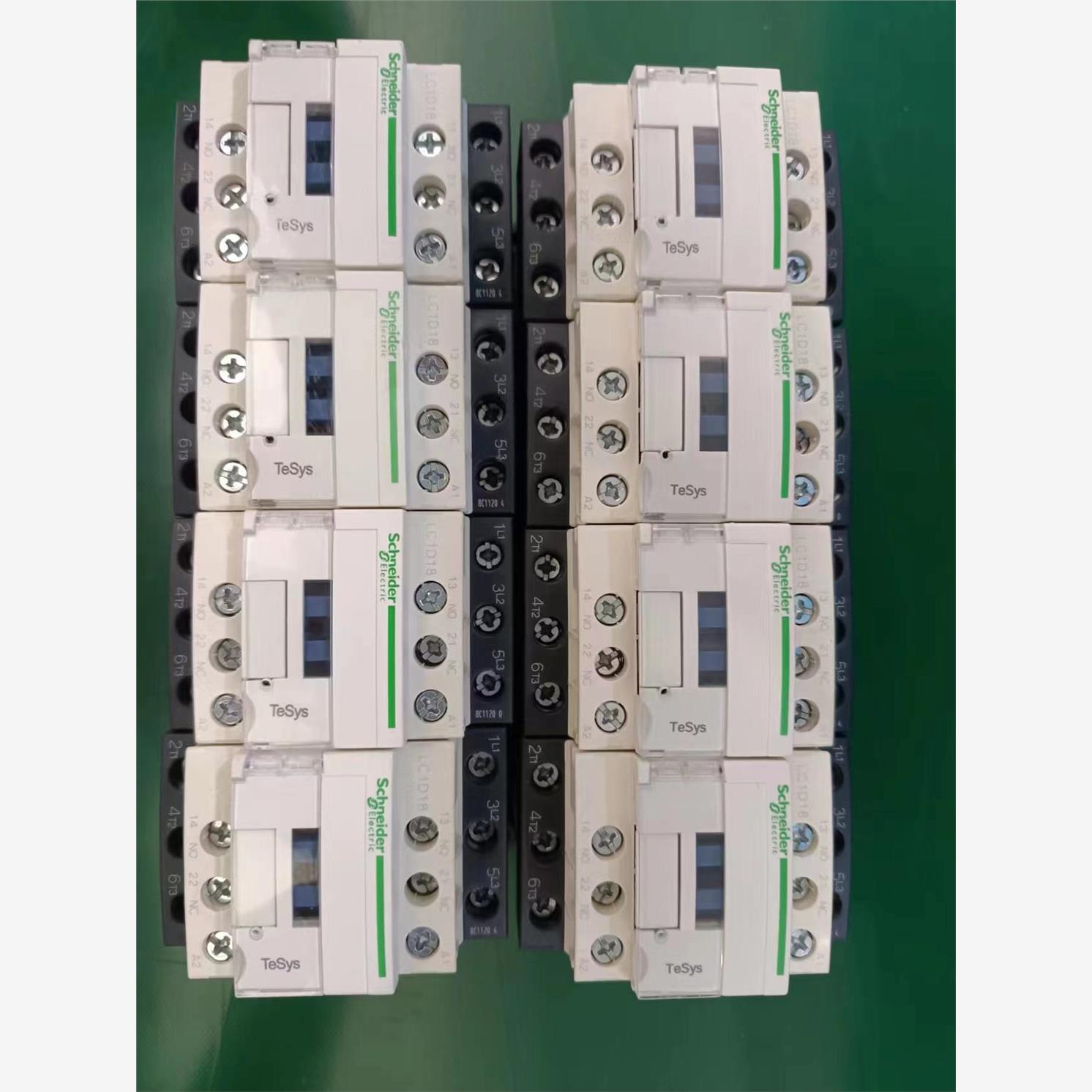 施耐德交流接触器LC1D18/M7C/220V