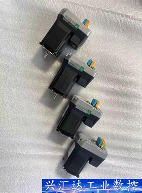 施耐德电机LMDCM573，4台 功能包好 有2台上固定螺丝  询价下单