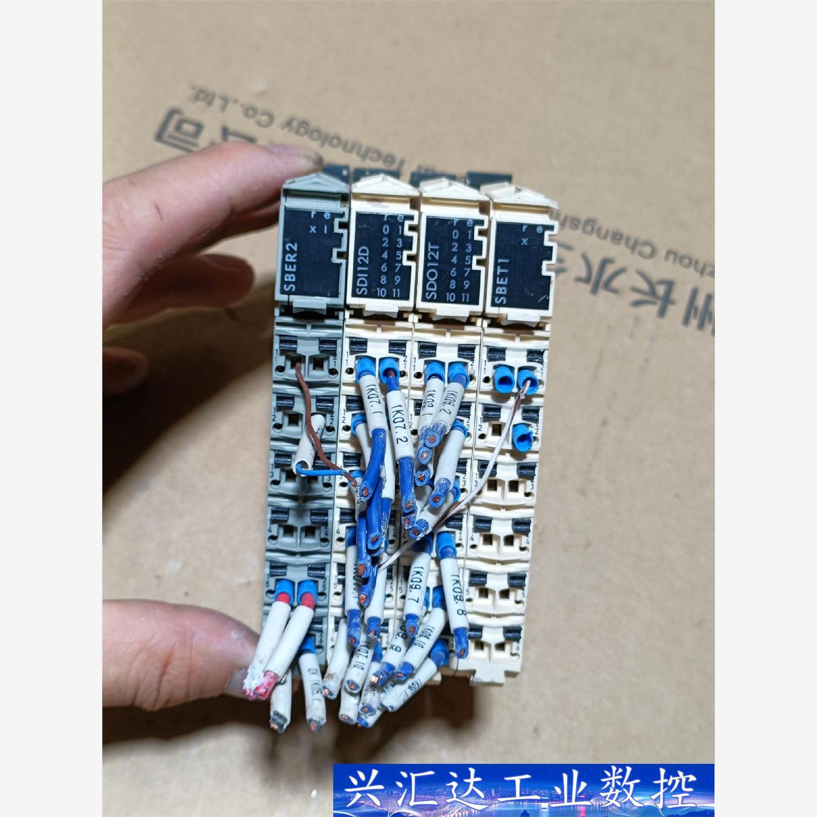 施耐德plc编程器SBER2 SDI12D SDO12T  询价下单