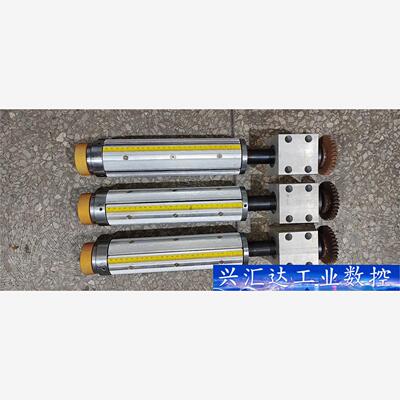 手涨轴，带齿轮的，可自行配电机，有效膨胀280，比较新 议价商品