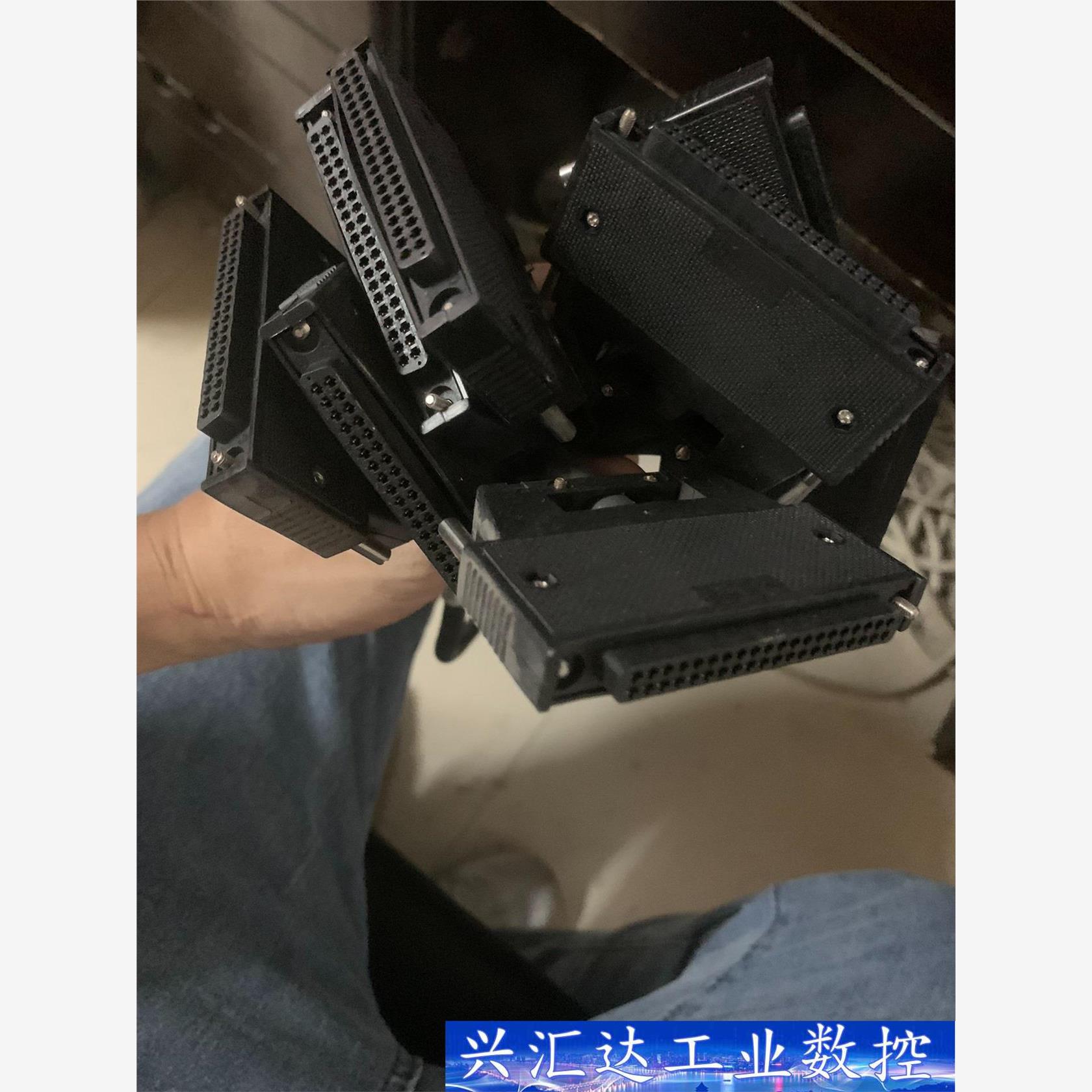 富士通A6CON1（40针）三菱Q系列PLC用I/O连接器 议价商品