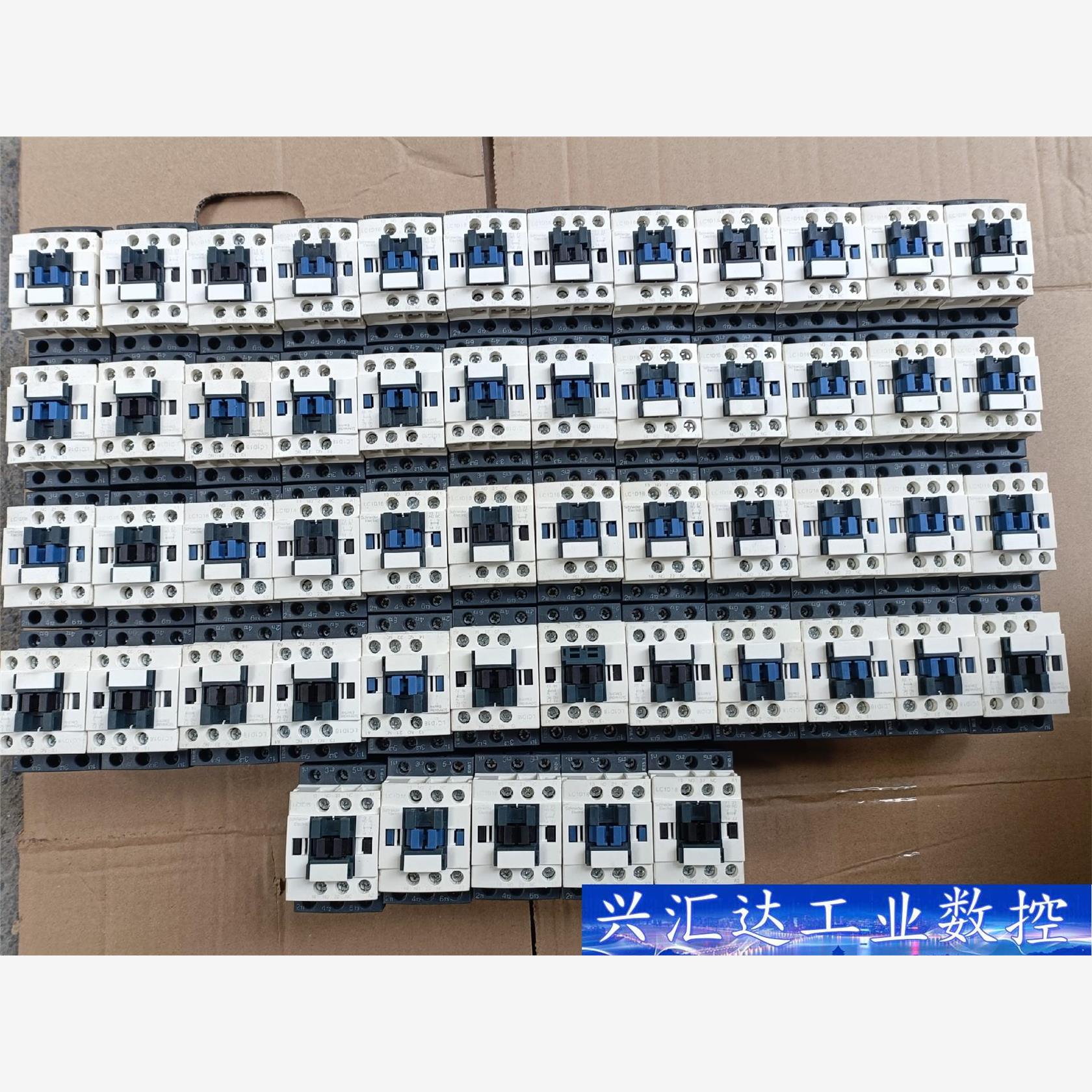 施耐德接触器LC1D18拆机正品线圈电压220V大概有260  询价下单