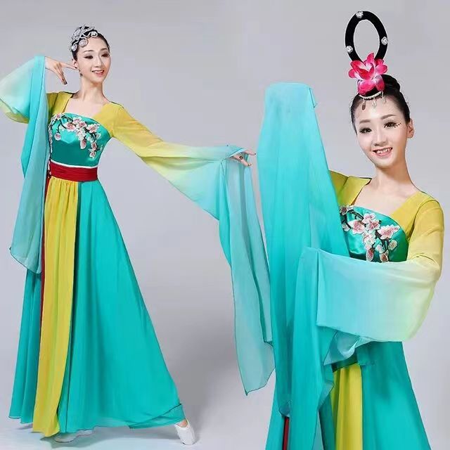 扇子舞新款飘逸中国风汉服