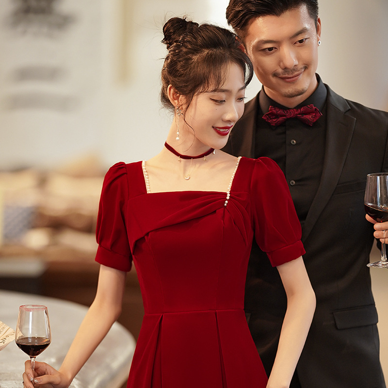 新娘结婚敬酒服平时可穿2025新款夏季订婚礼服连衣裙女回门酒红色