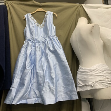 伊华欧秀2026新款女小个子时尚修身休闲连衣裙女长款百搭女w13