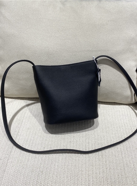 真皮质感时尚斜挎包包百搭女包小包2025新款女包软皮水桶包96871