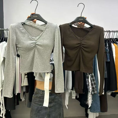 韩系纯欲蕾丝V领长袖t恤秋冬季高级感黑色修身打底衫别致甜辣上衣