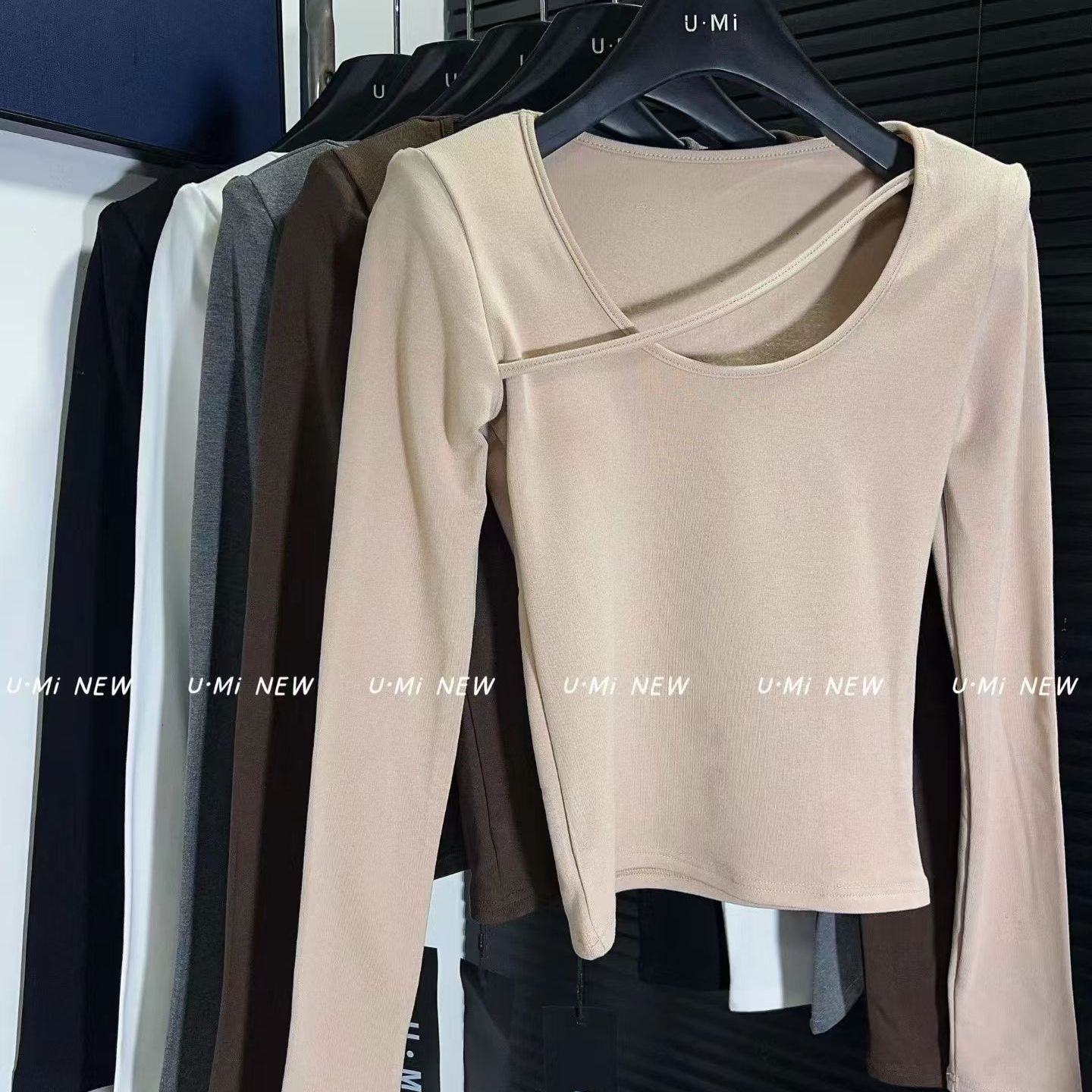 纯欲辣妹性感U领镂空露锁骨长袖磨毛T恤女秋冬新款简约百搭打底衫