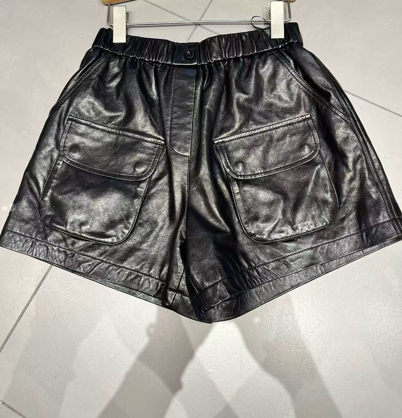 秋冬新款真皮短裤进口油蜡头层绵羊皮短款皮裤阔腿A字皮裤