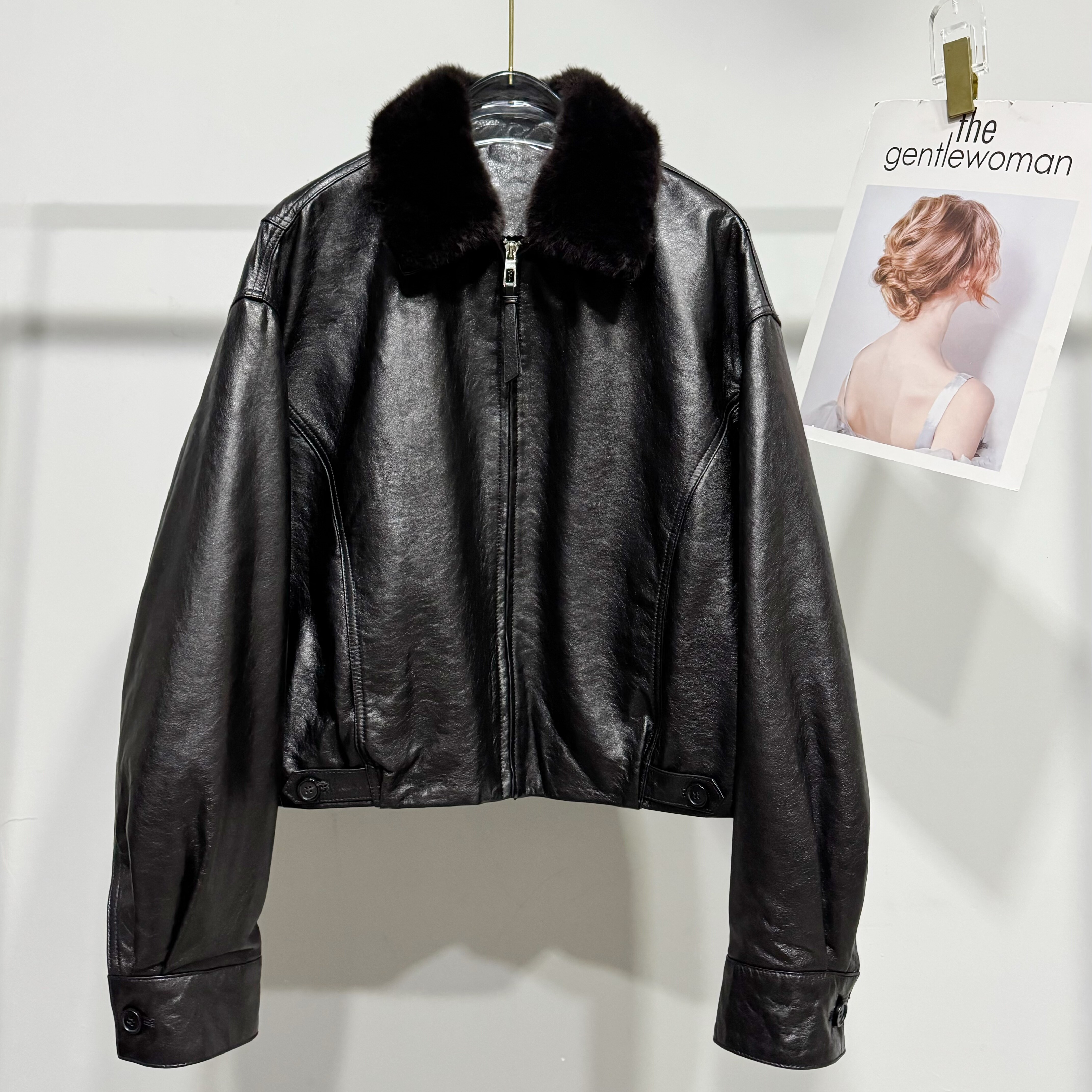 秋冬真皮皮衣女冷萃油蜡头层绵羊皮鹅绒短外套羽绒服羊皮毛一体