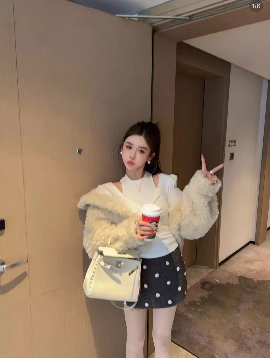 MH家 米色羔羔毛连帽外套女2025冬季新款韩版宽松加厚毛毛上衣