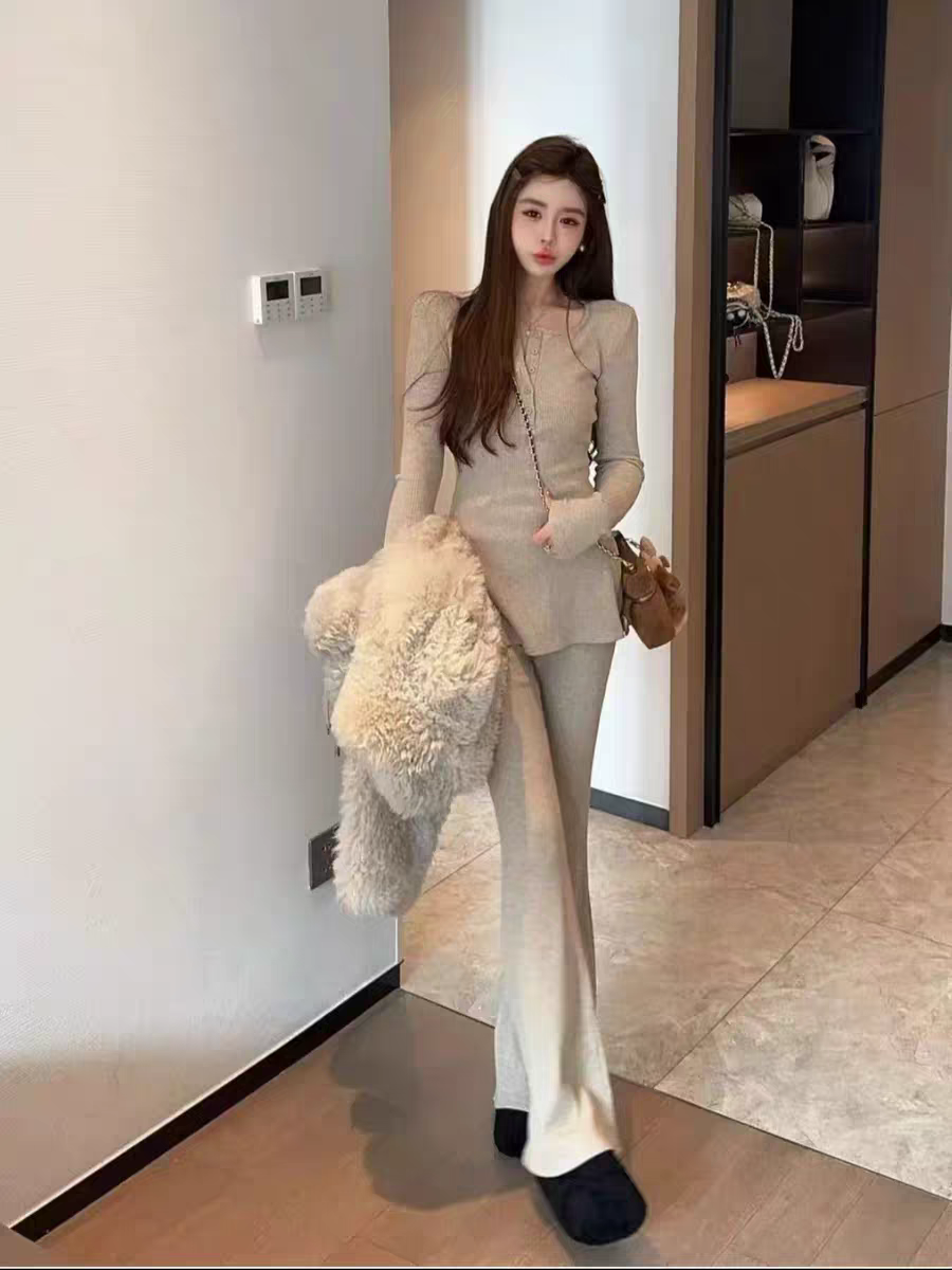 MH家 2025冬新款韩版时尚百搭显瘦制片人加绒打底衫微喇裤套装